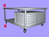 Ergonomischer Roll-Arbeitstisch für die Restaurierungswerkstatt